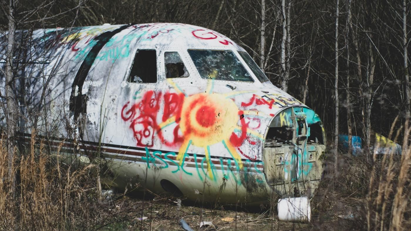 abandoned airplane